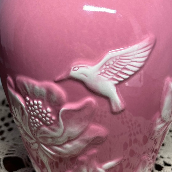 Teleflora Pink Ceramic Vase with White Rose & Hummingbird Relief – 9” Tall - Picture 2 of 12